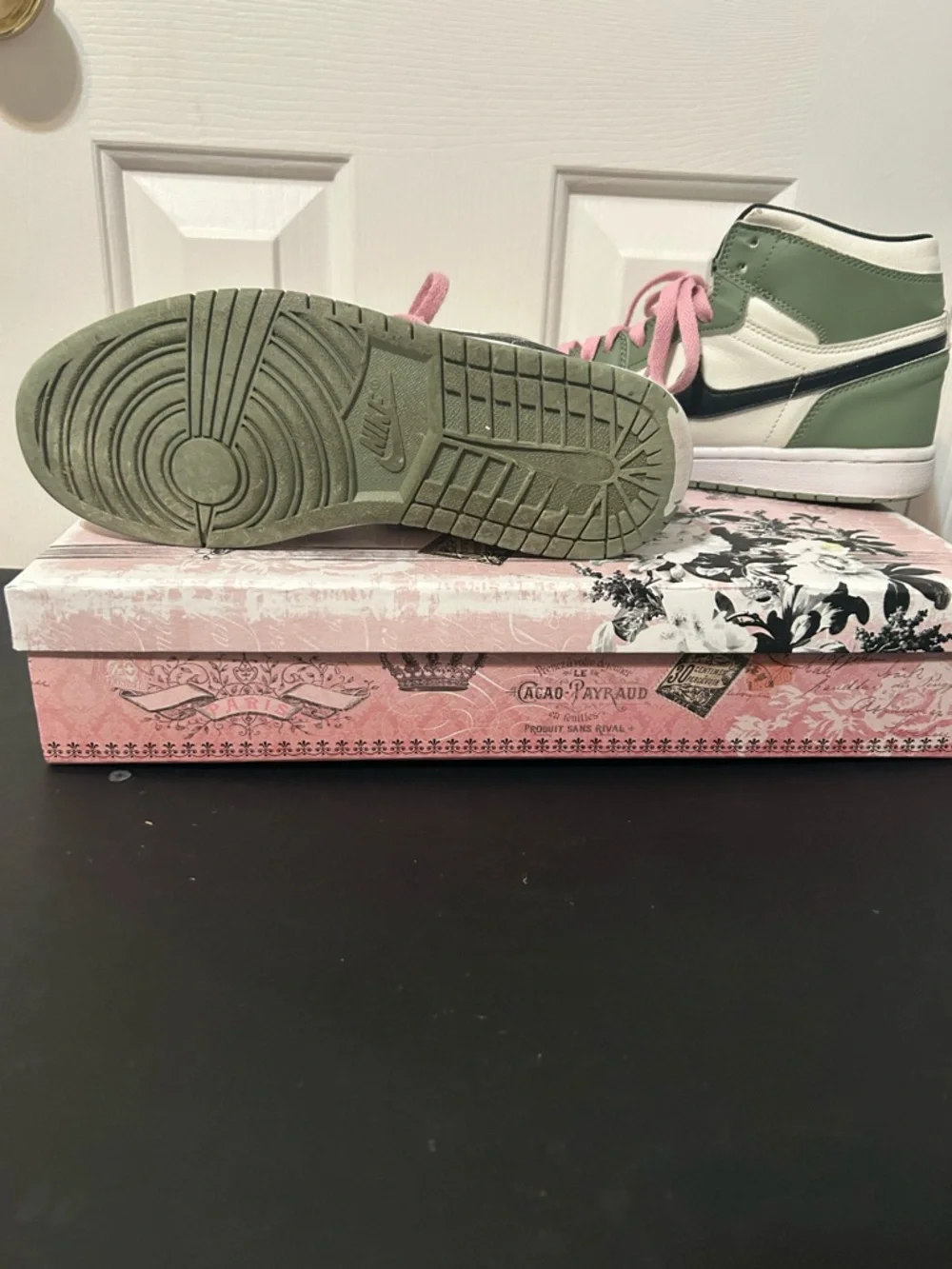 Nike Air Jordan 1 Retro High OG Seafoam - Picture 5 of 8